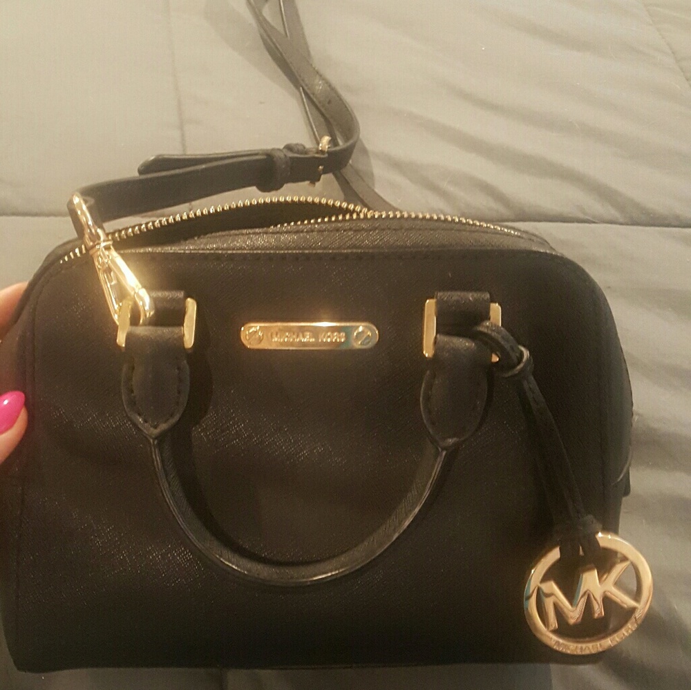 Michael kors crossbody